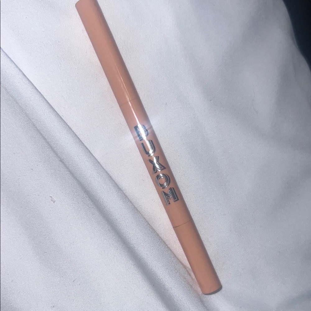 Buxom Lip Liner in Soft Tan